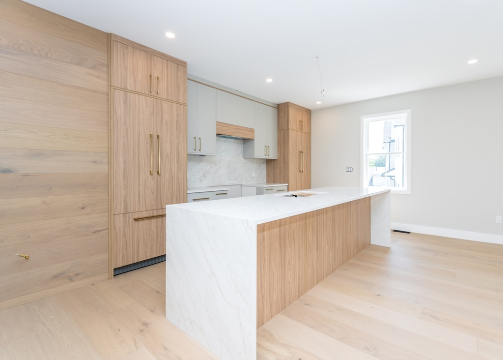 Waltham, Massachusetts, 02453, United States, 4 Bedrooms Bedrooms, ,5 BathroomsBathrooms,Residential,For Sale,1858244
