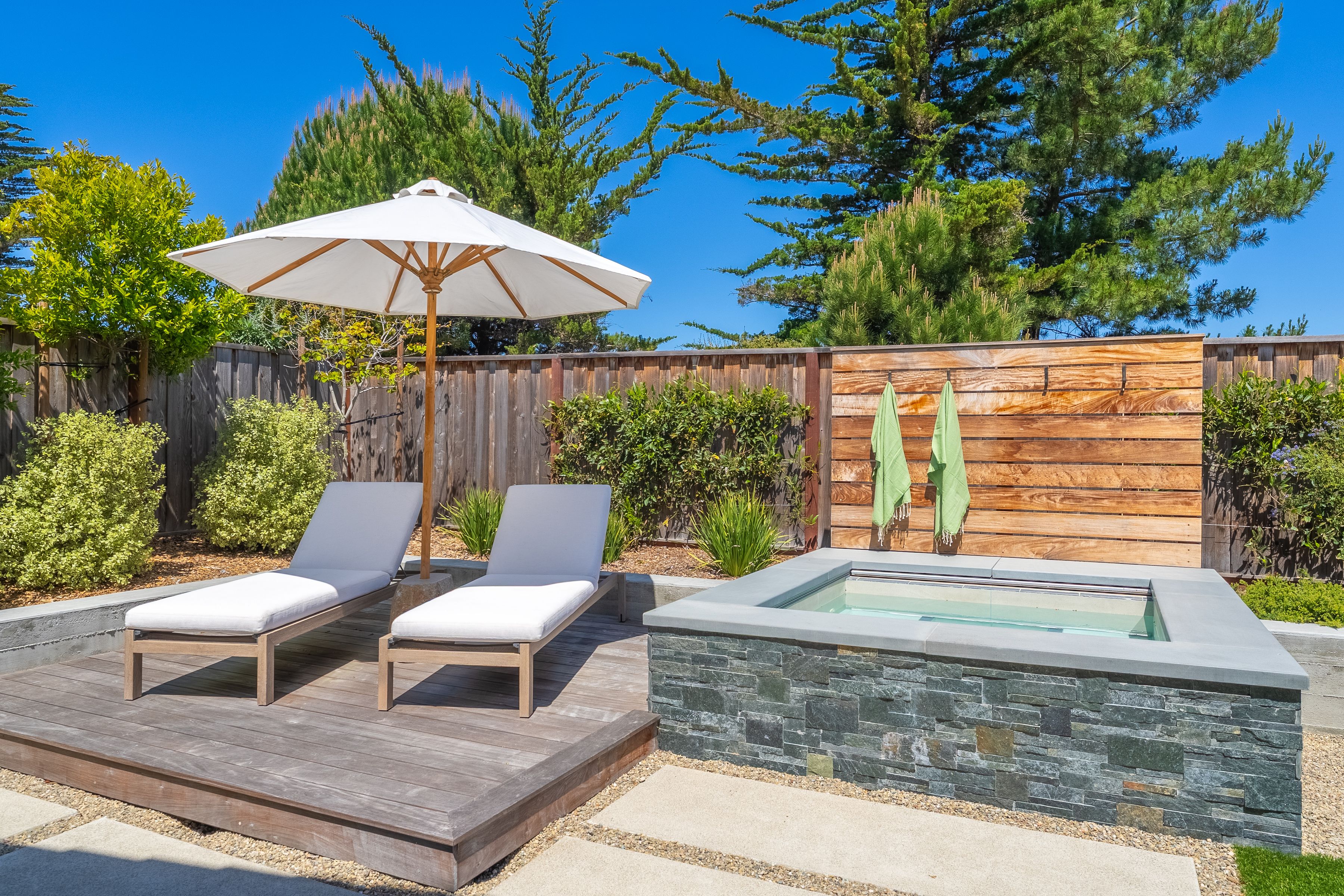  3007 Bluffs Drive - 物件實景