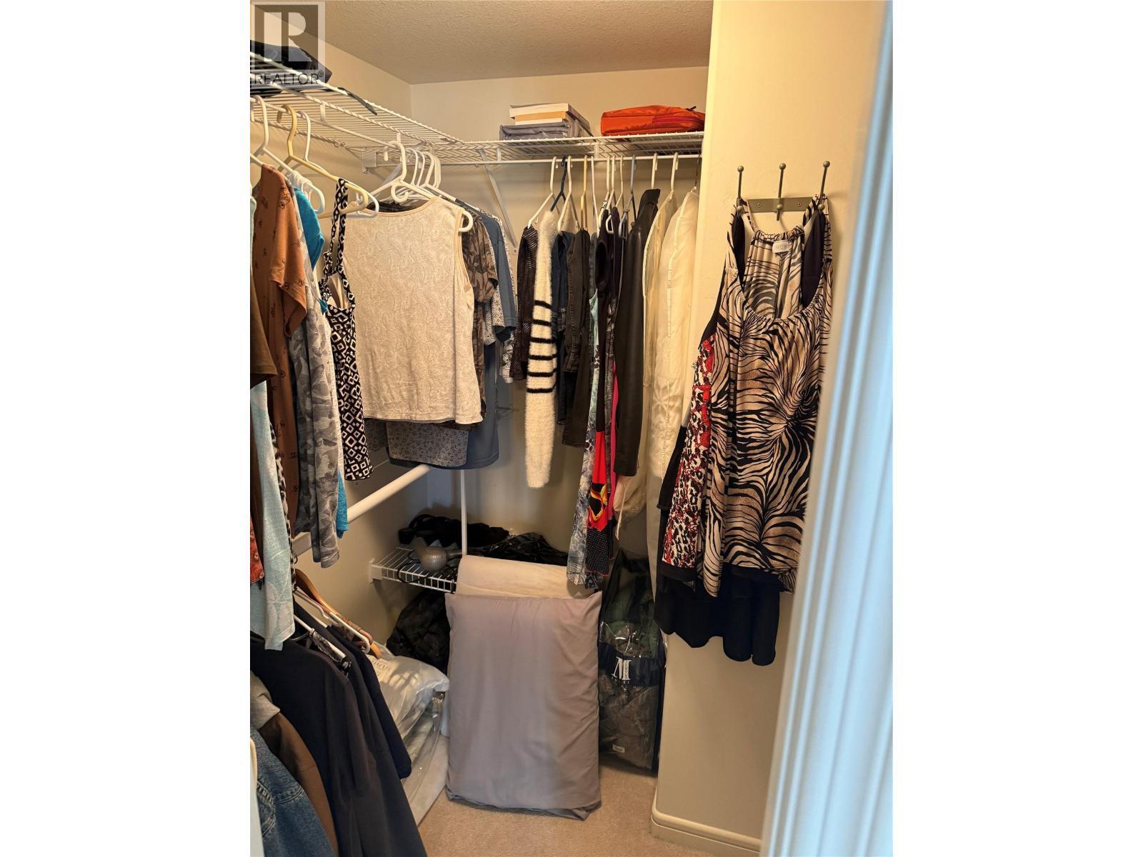 KAMLOOPS, British Columbia, V2C 1W9, CA, 3 Bedrooms Bedrooms, ,2 BathroomsBathrooms,Residential,For Sale,1949054