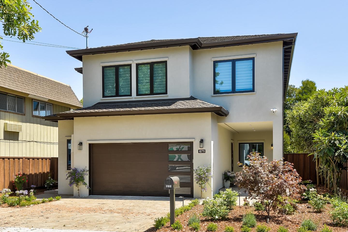 Menlo Park, California, 94025, United States, 5 Bedrooms Bedrooms, ,6 BathroomsBathrooms,Residential,For Sale,1927394