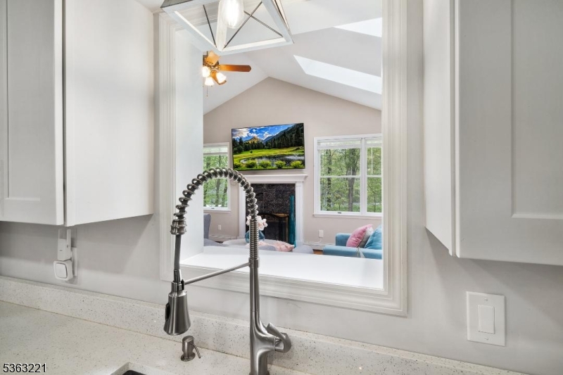 Hampton Twp., New Jersey, 07860, United States, 5 Bedrooms Bedrooms, ,3 BathroomsBathrooms,Residential,For Sale,1847031