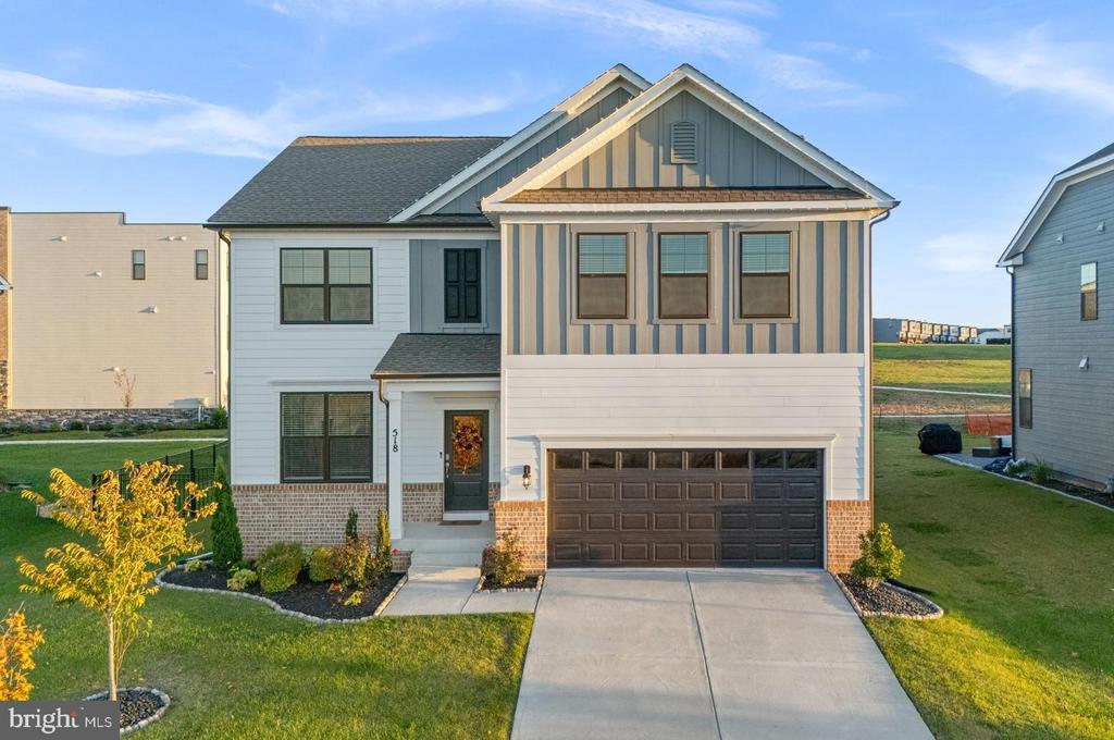 Frederick, Maryland, 21701, United States, 5 Bedrooms Bedrooms, ,4 BathroomsBathrooms,Residential,For Sale,1987107