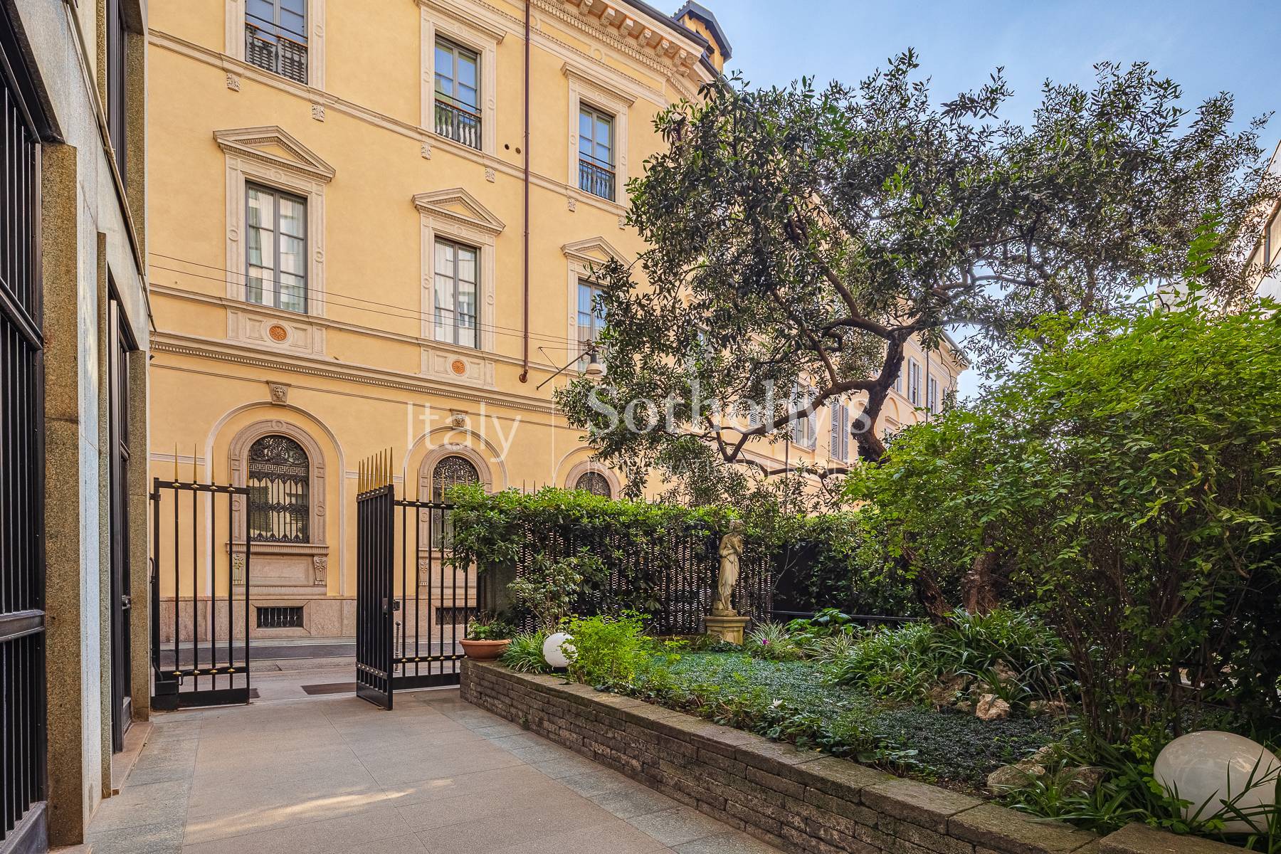  Prestigious penthouse with terrace steps from Montenapoleone - 物件實景