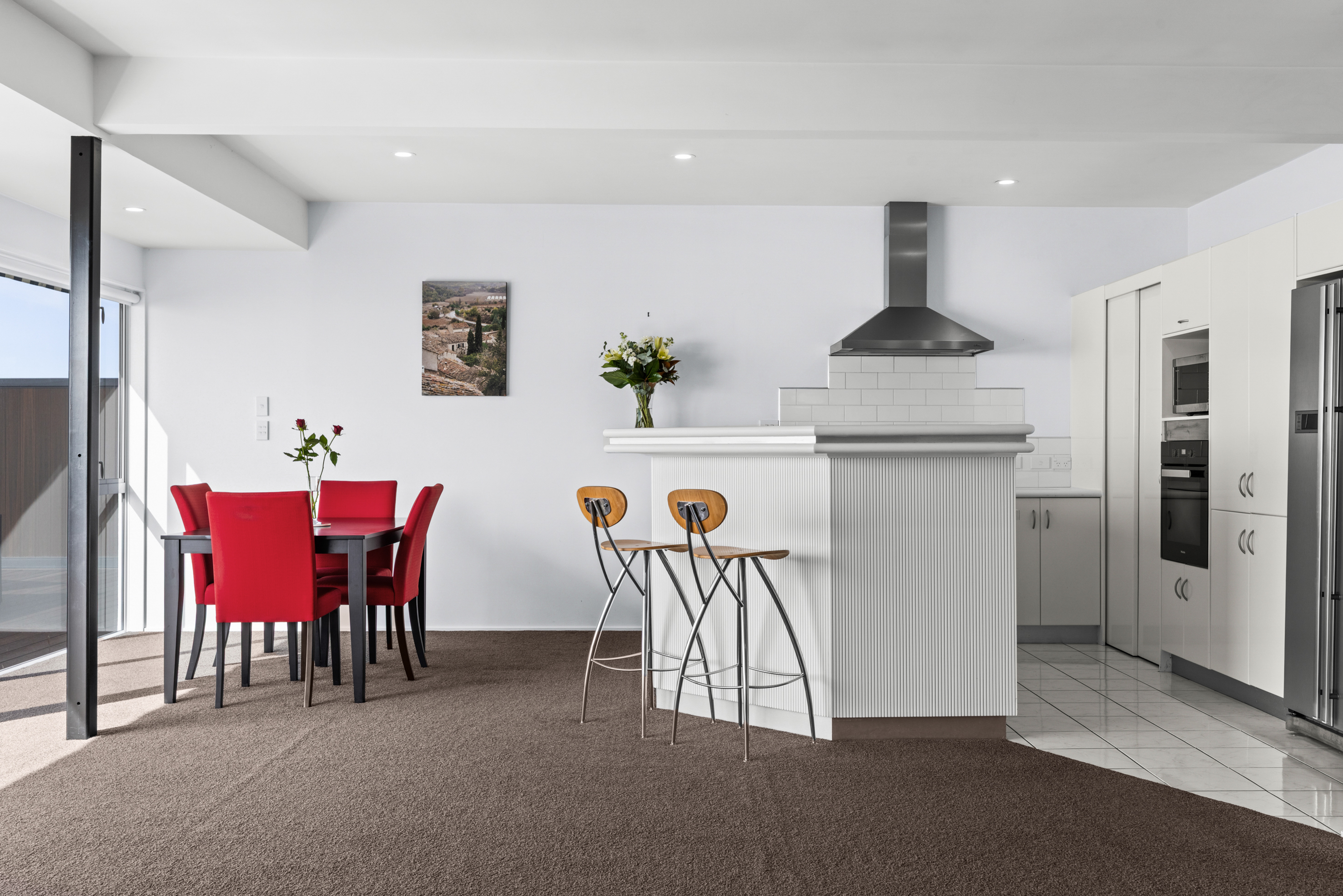  Outstanding Buying on Bluff Hill - 物件實景