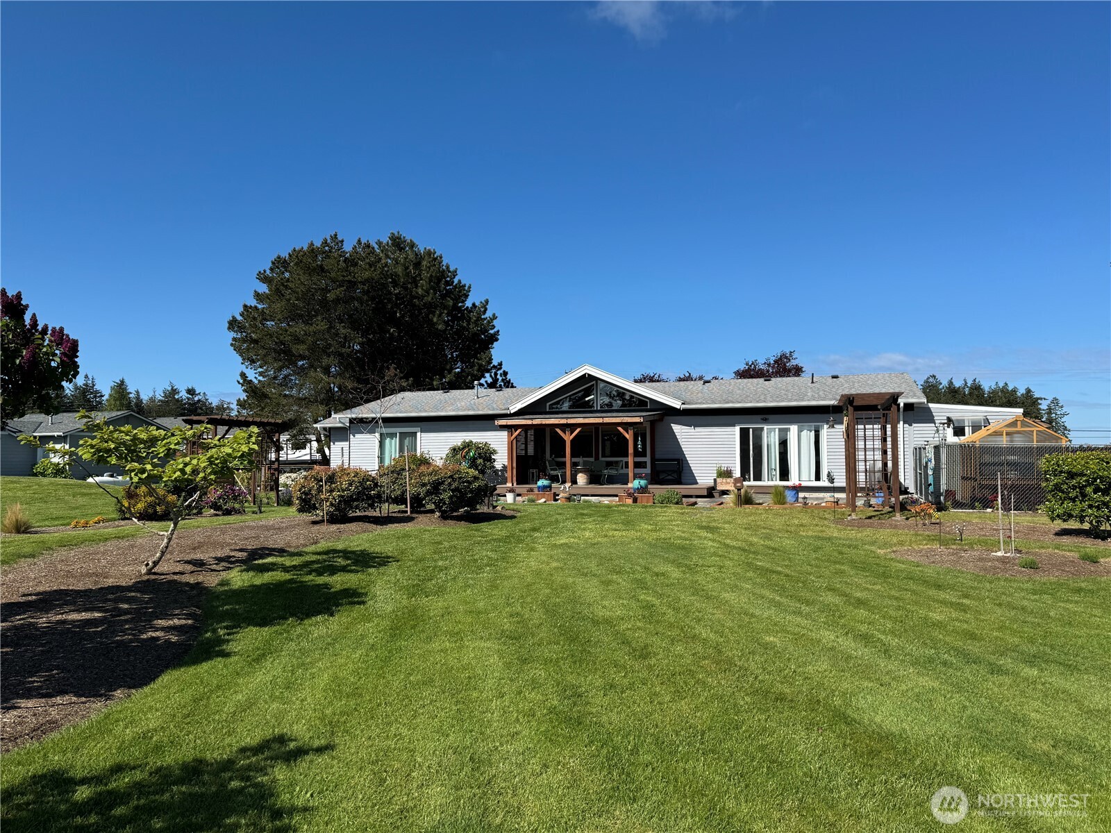 Oak Harbor, Washington, 98277, United States, 3 Bedrooms Bedrooms, ,1 BathroomBathrooms,Residential,For Sale,1897751