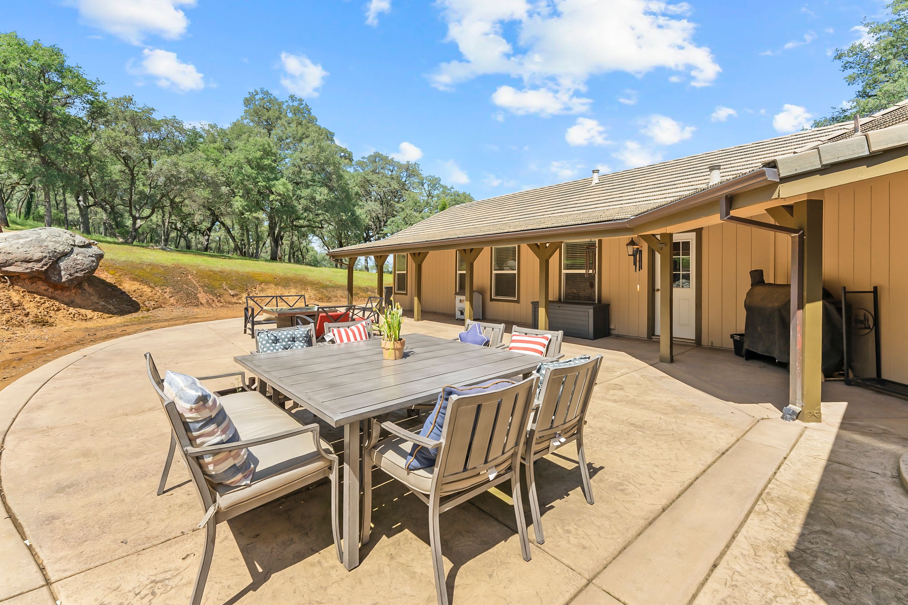  5990 Upper Ridge Way, Auburn, CA 95602 - 物件實景