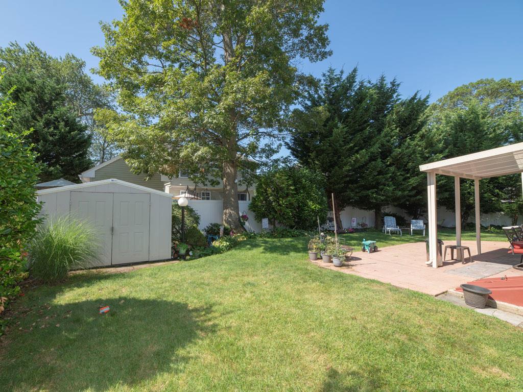 West Islip, New York, 11795, United States, 3 Bedrooms Bedrooms, ,2 BathroomsBathrooms,Residential,For Sale,1923514