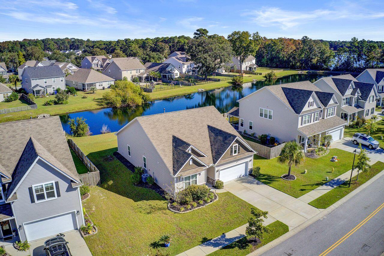 Johns Island, South Carolina, 29455, United States, 4 Bedrooms Bedrooms, ,2 BathroomsBathrooms,Residential,For Sale,1967653