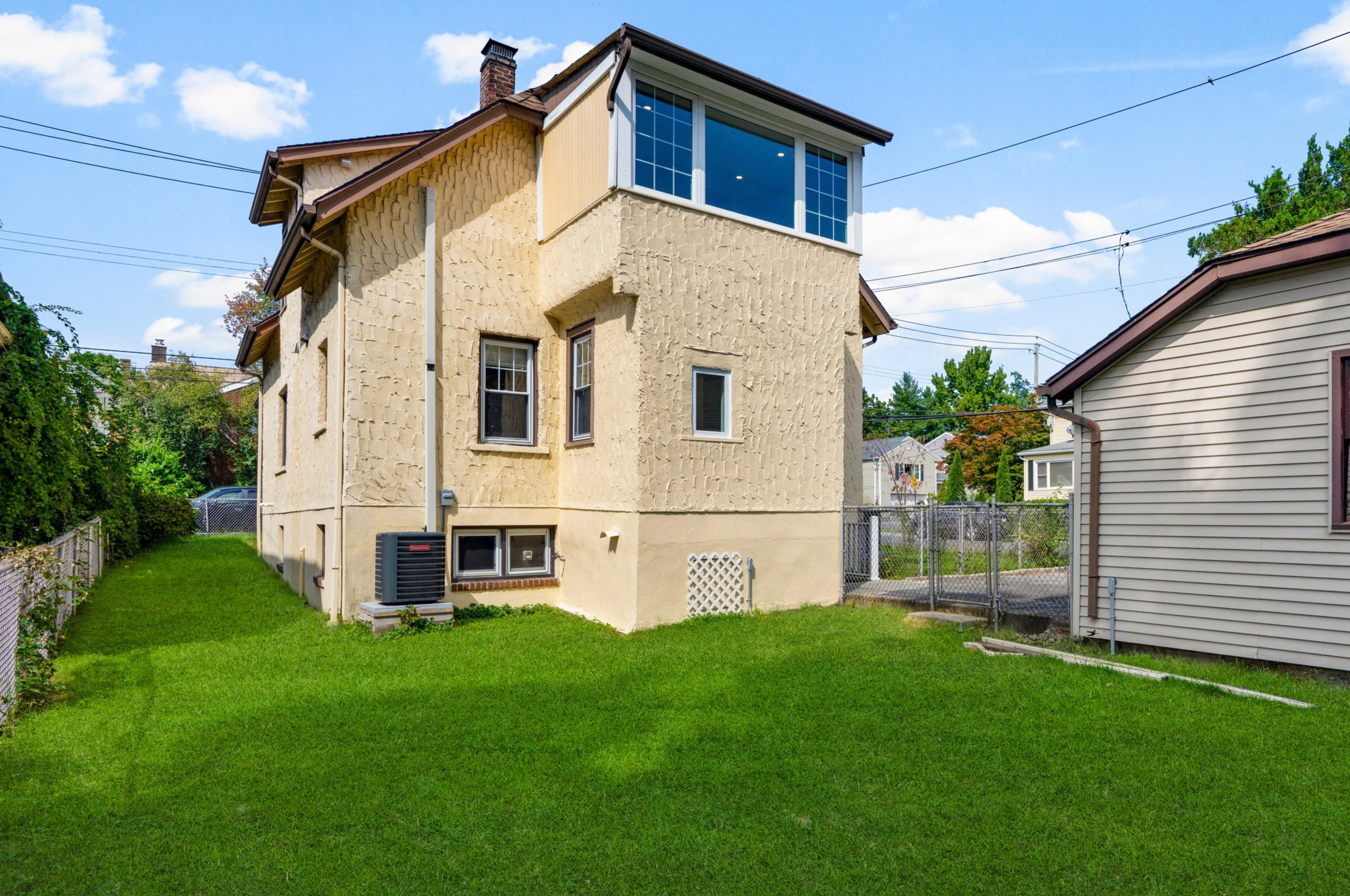  Wonderful 2-Family Mamaroneck Home - 物件實景