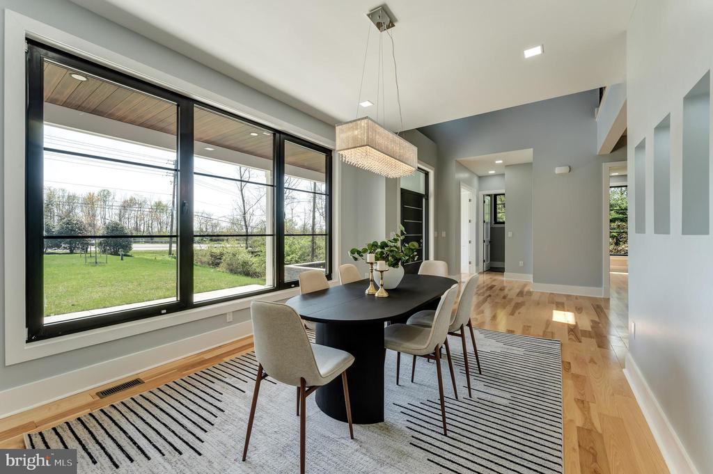 Herndon, Virginia, 20170, United States, 6 Bedrooms Bedrooms, ,6 BathroomsBathrooms,Residential,For Sale,1941281