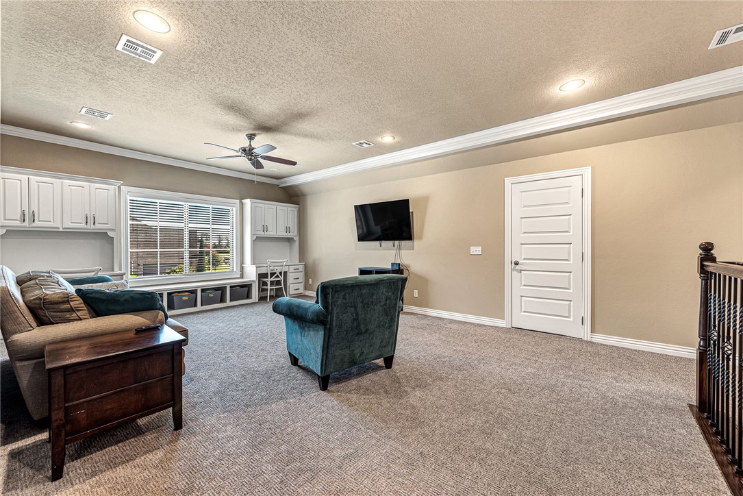 Centerton, Arkansas, 72719, United States, 5 Bedrooms Bedrooms, ,5 BathroomsBathrooms,Residential,For Sale,1992149