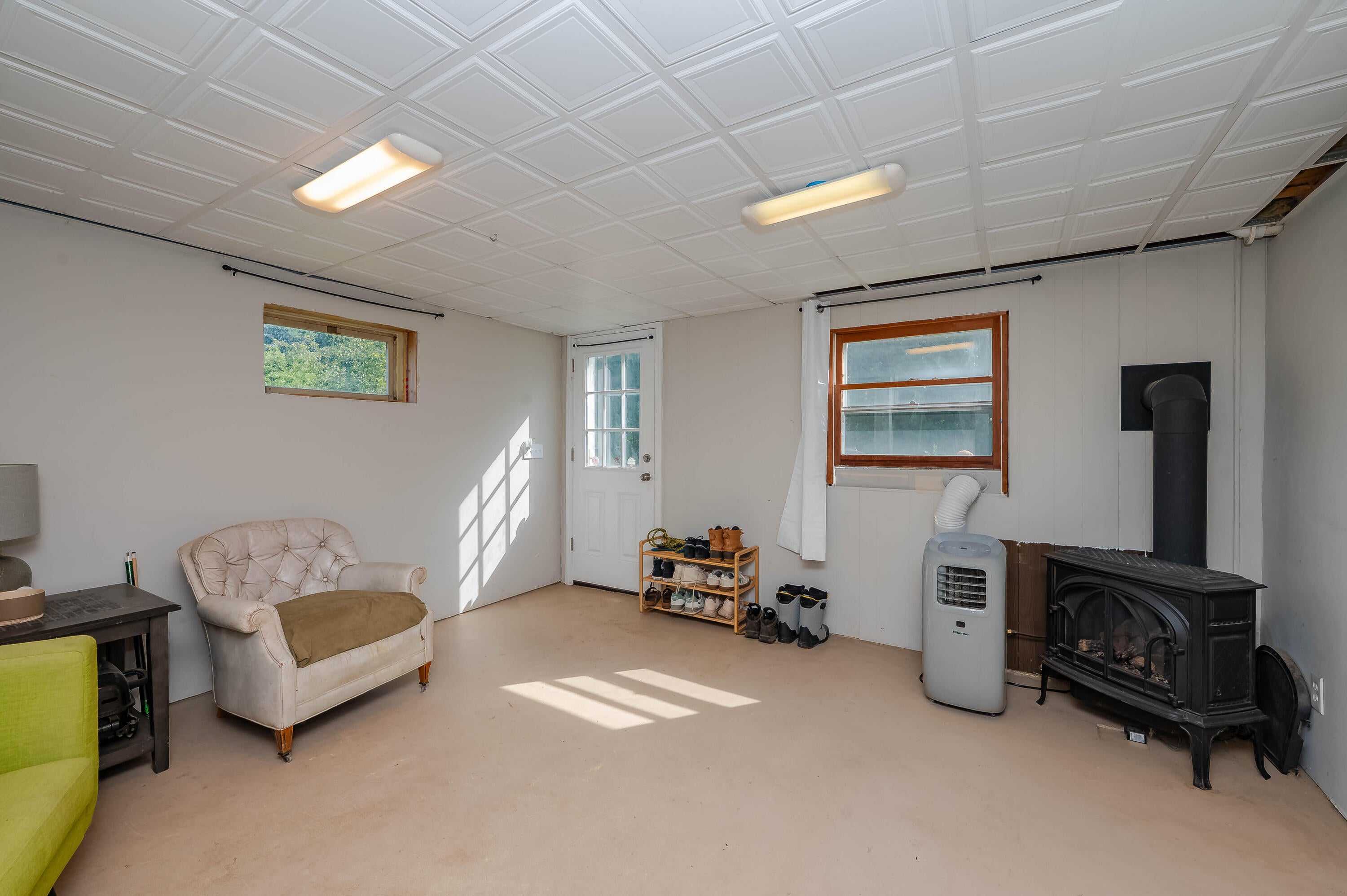 Eliot, Maine, 03903, United States, 2 Bedrooms Bedrooms, ,1 BathroomBathrooms,Residential,For Sale,1887837