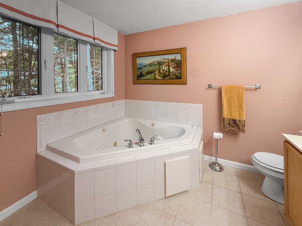 Haverhill, Massachusetts, 01830, United States, 2 Bedrooms Bedrooms, ,3 BathroomsBathrooms,Residential,For Sale,1940361