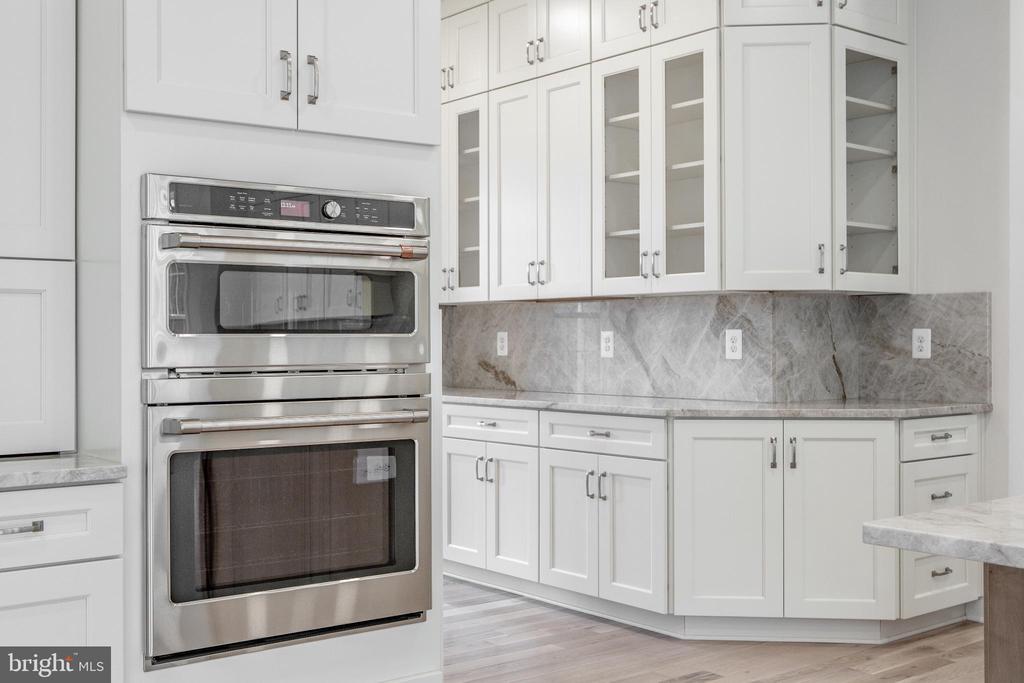 Oak Hill, Virginia, 20171, United States, 1 Bedroom Bedrooms, ,2 BathroomsBathrooms,Residential,For Sale,1984507