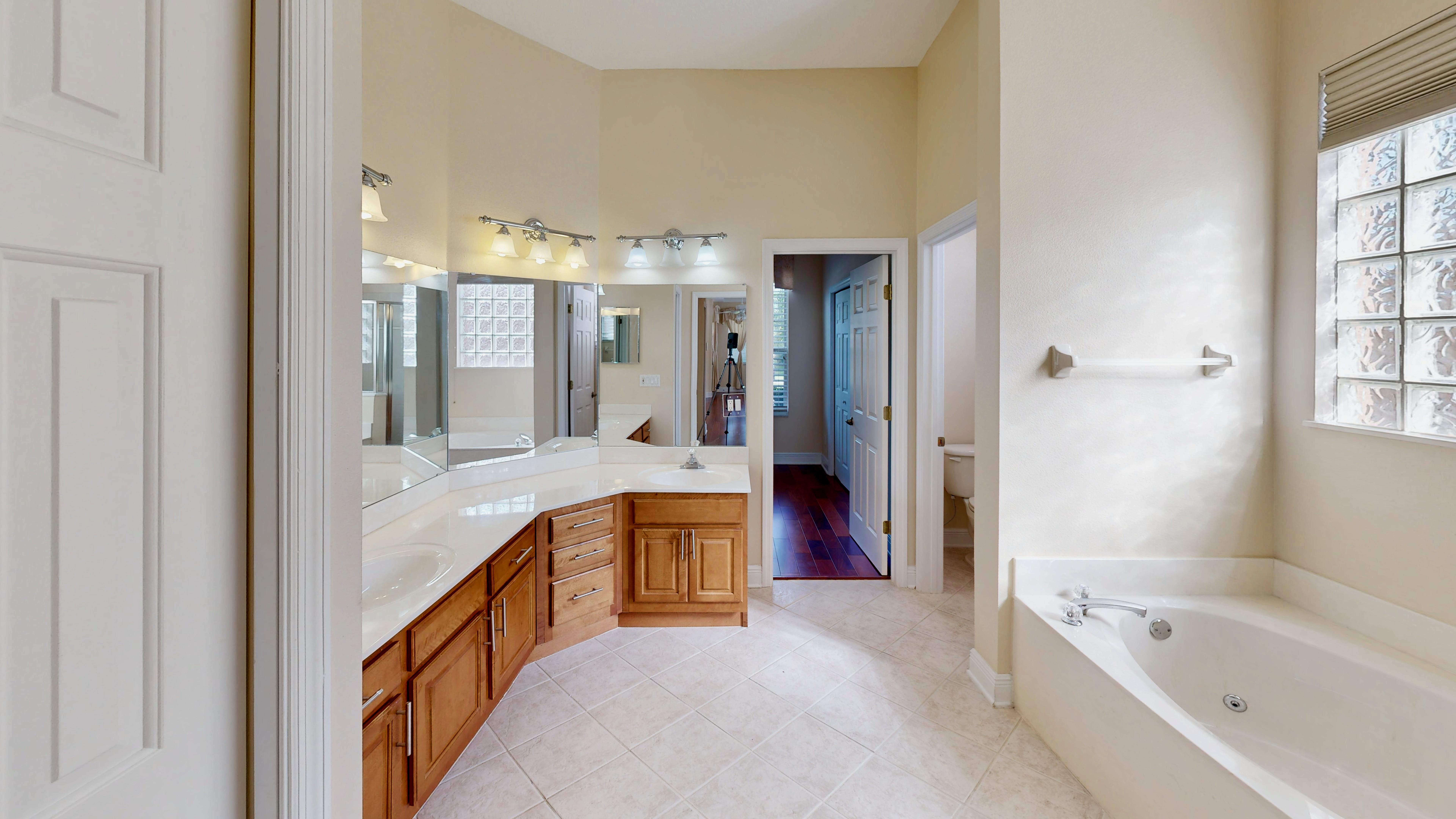 Ocoee, Florida, 34761, United States, 4 Bedrooms Bedrooms, ,3 BathroomsBathrooms,Residential,For Sale,2006083