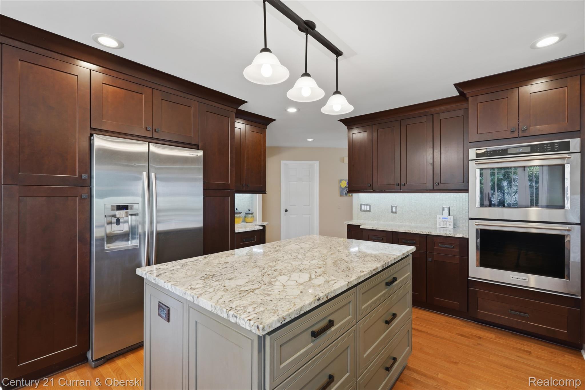 Farmington Hills, Michigan, 48331, United States, 4 Bedrooms Bedrooms, ,4 BathroomsBathrooms,Residential,For Sale,2048985