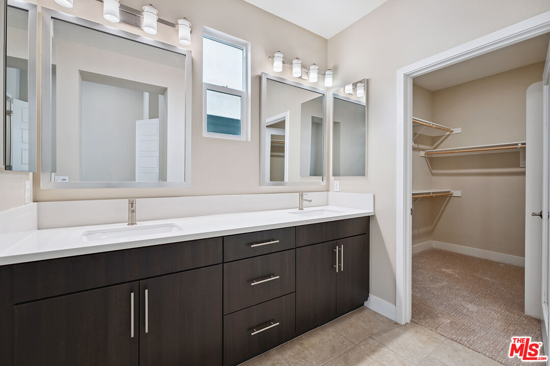 Los Angeles, California, 90068, United States, 3 Bedrooms Bedrooms, ,4 BathroomsBathrooms,Residential,For Sale,1891142