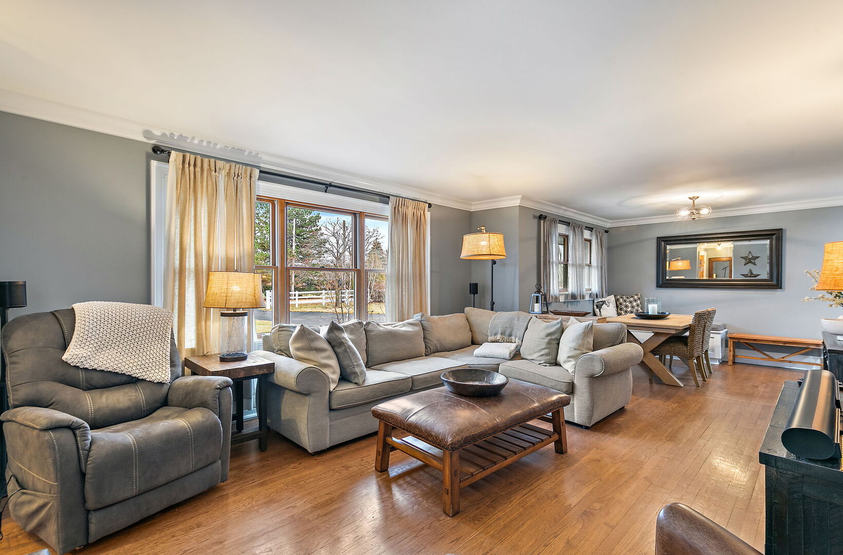 Mundelein, Illinois, 60060, United States, 2 Bedrooms Bedrooms, ,3 BathroomsBathrooms,Residential,For Sale,2010290