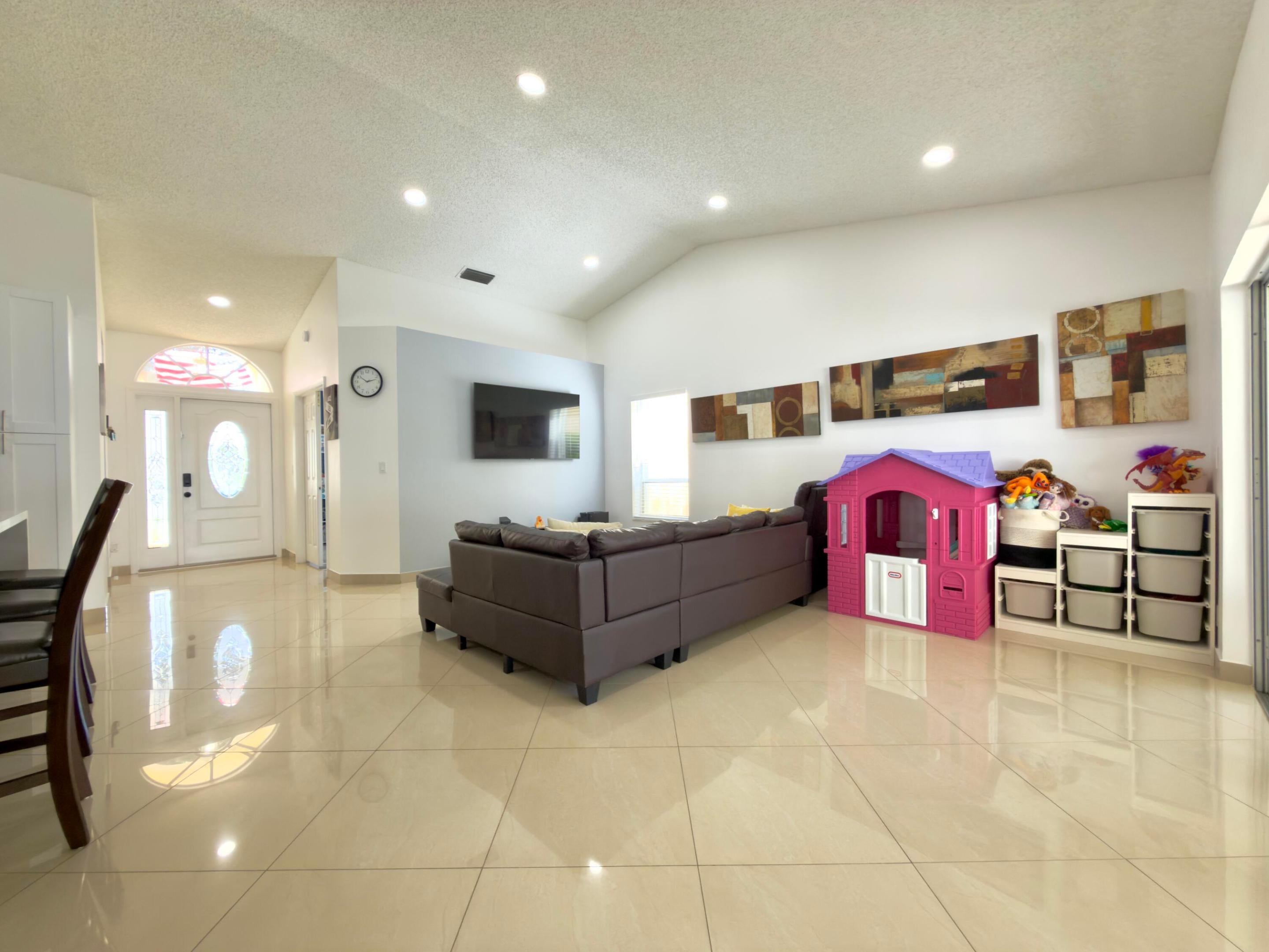 Palm Beach Gardens, Florida, 33410, United States, 3 Bedrooms Bedrooms, ,2 BathroomsBathrooms,Residential,For Sale,2048239