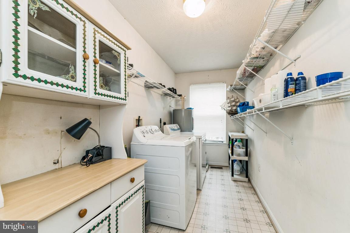 Waldorf, Maryland, 20601, United States, 6 Bedrooms Bedrooms, ,4 BathroomsBathrooms,Residential,For Sale,2005305