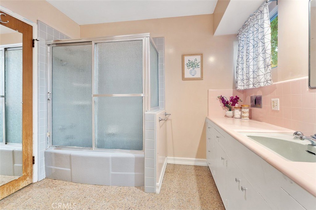 Riverside, California, 92506, United States, 4 Bedrooms Bedrooms, ,3 BathroomsBathrooms,Residential,For Sale,1973908