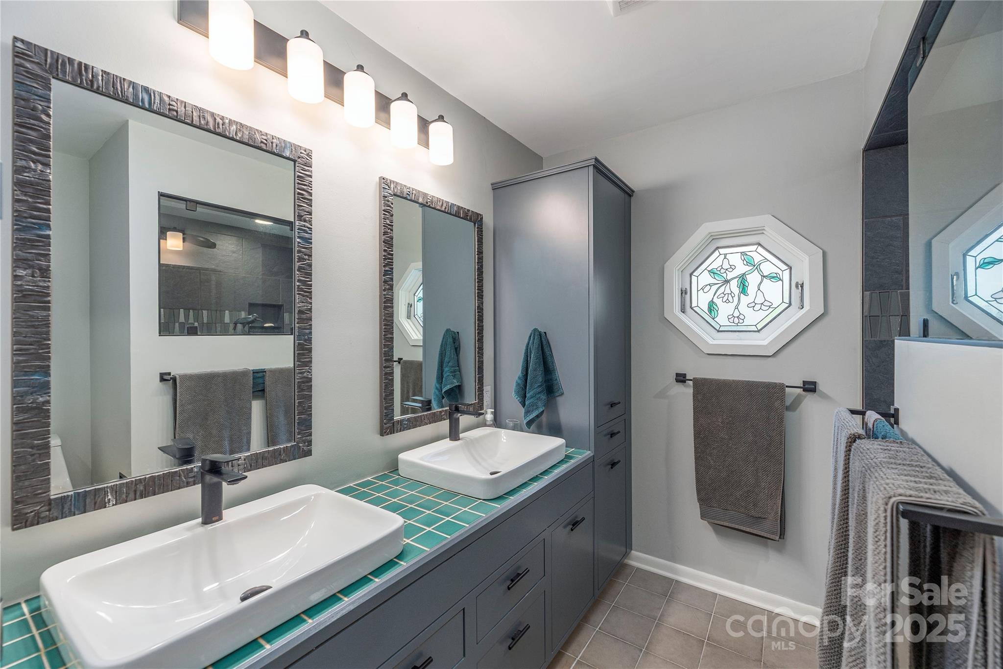 Asheville, North Carolina, 28804, United States, 3 Bedrooms Bedrooms, ,3 BathroomsBathrooms,Residential,For Sale,1905556