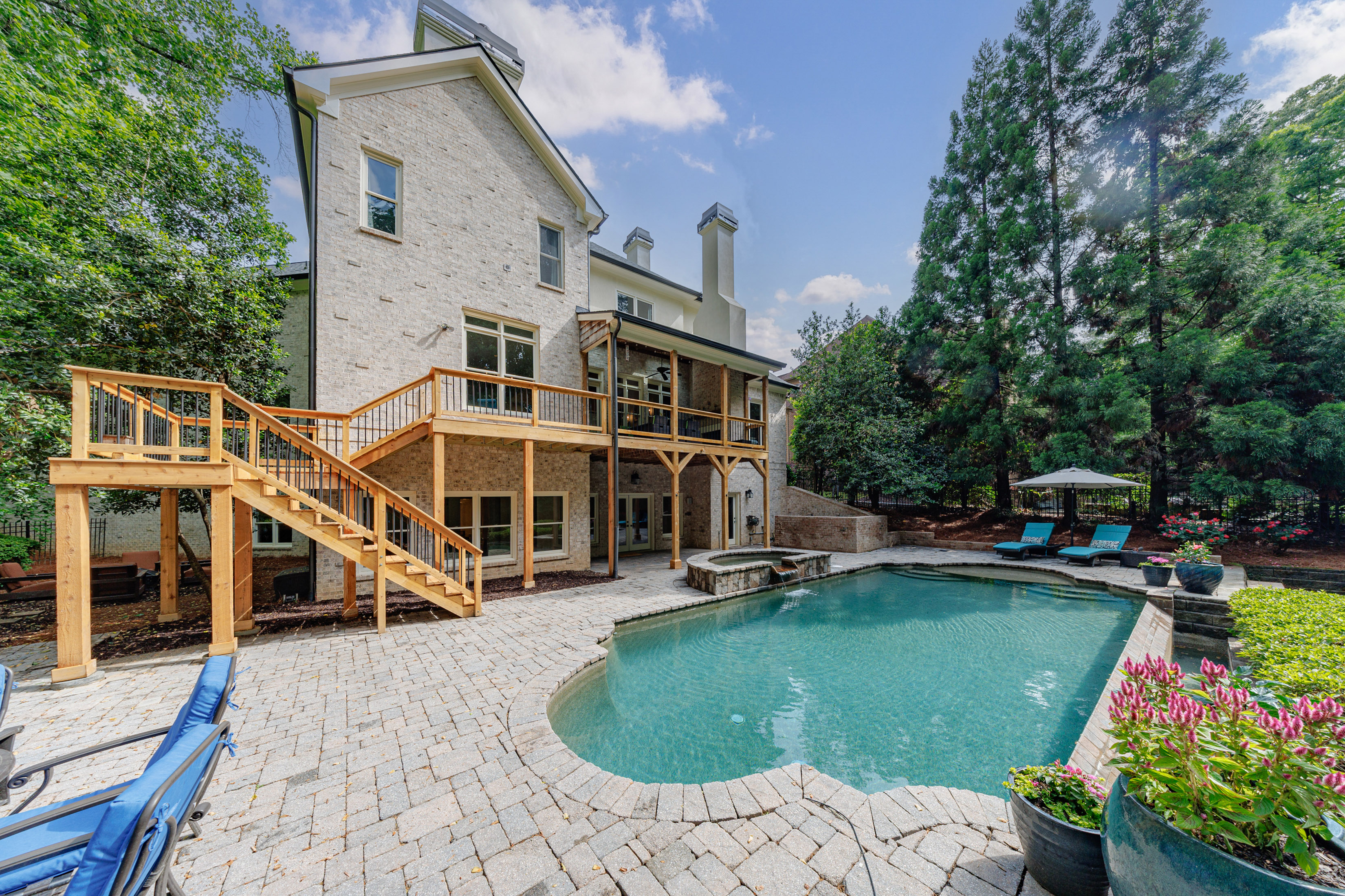  Stunning European-inspired Home on Private, Wooded Lot in East Cobb - 物件實景
