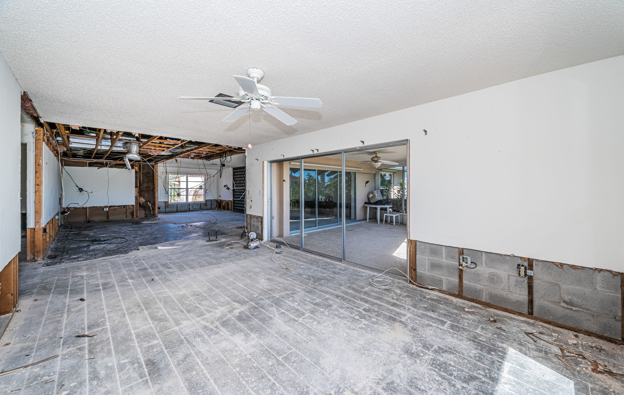 Treasure Island, Florida, 33706, United States, 3 Bedrooms Bedrooms, ,2 BathroomsBathrooms,Residential,For Sale,1976468