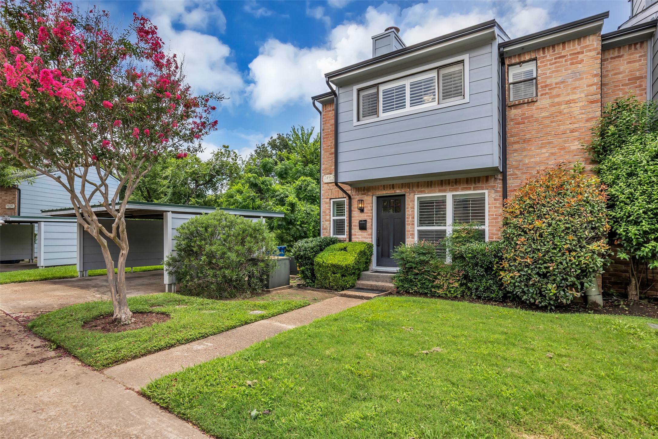  749 Worthshire Street #1 - 物件實景