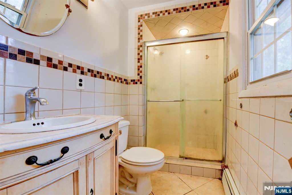 Ramsey, New Jersey, 07446, United States, 3 Bedrooms Bedrooms, ,3 BathroomsBathrooms,Residential,For Sale,1972690