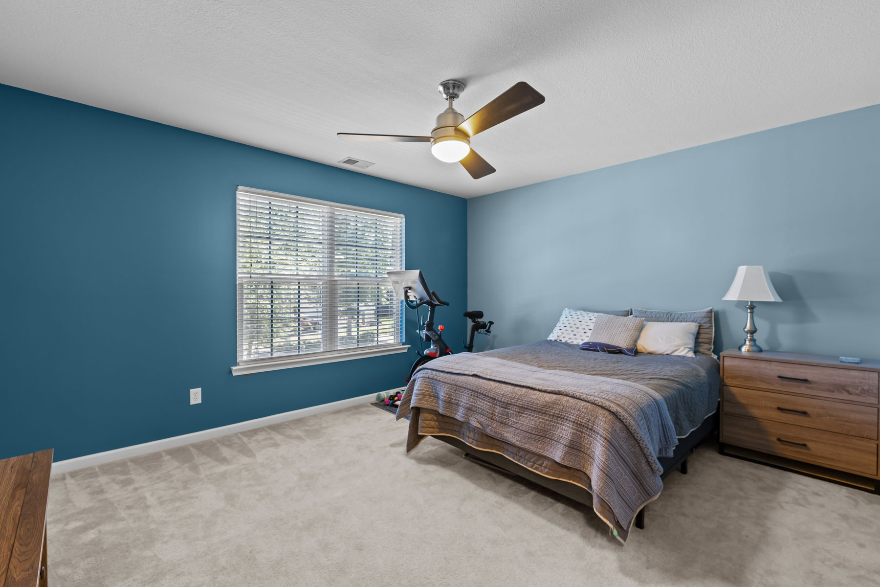  6823 Watch Harbour Circle, Hayes, VA 23072 - 物件實景