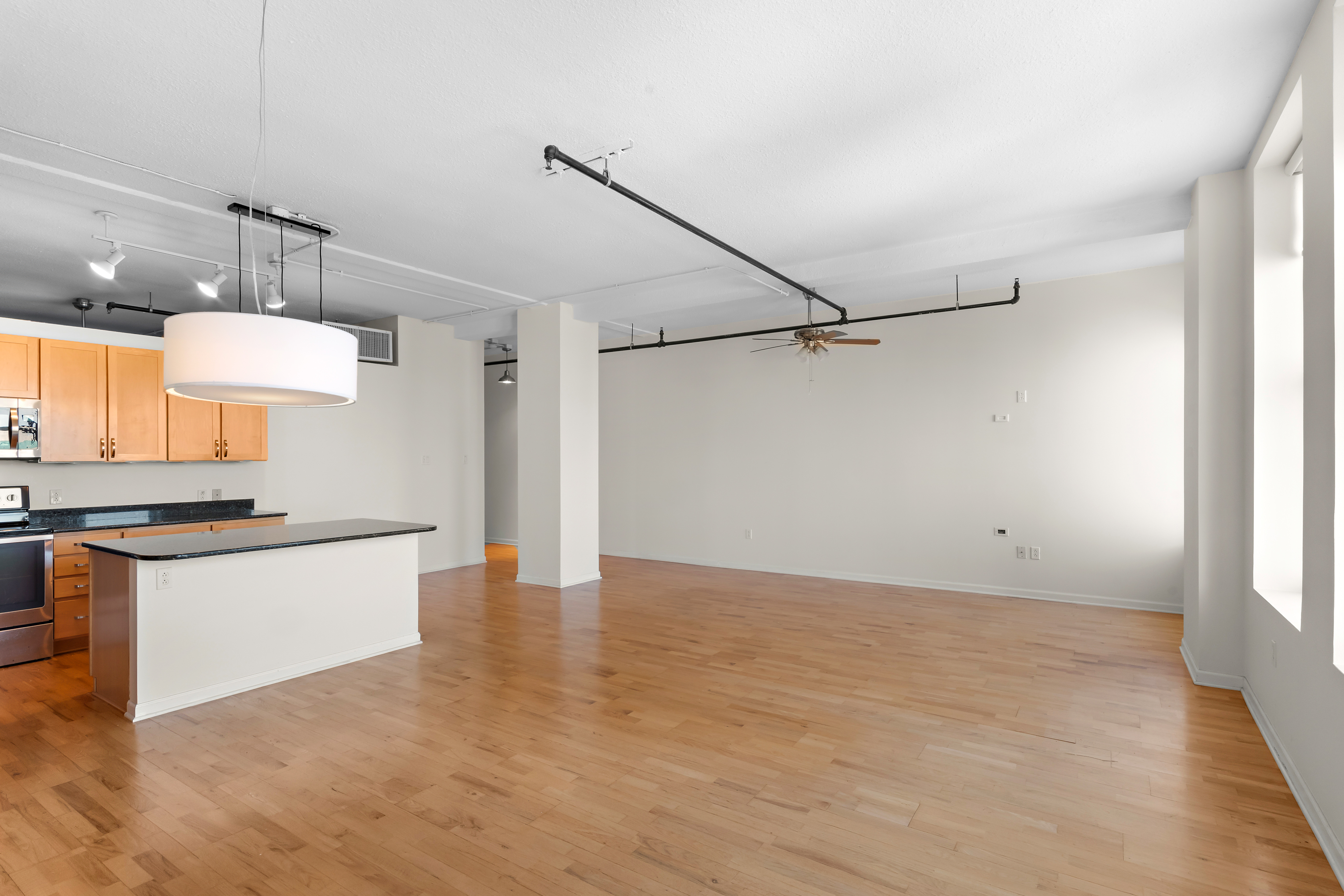  Stylish 2-Bed Loft in Downtown St. Louis with City Views - 物件實景
