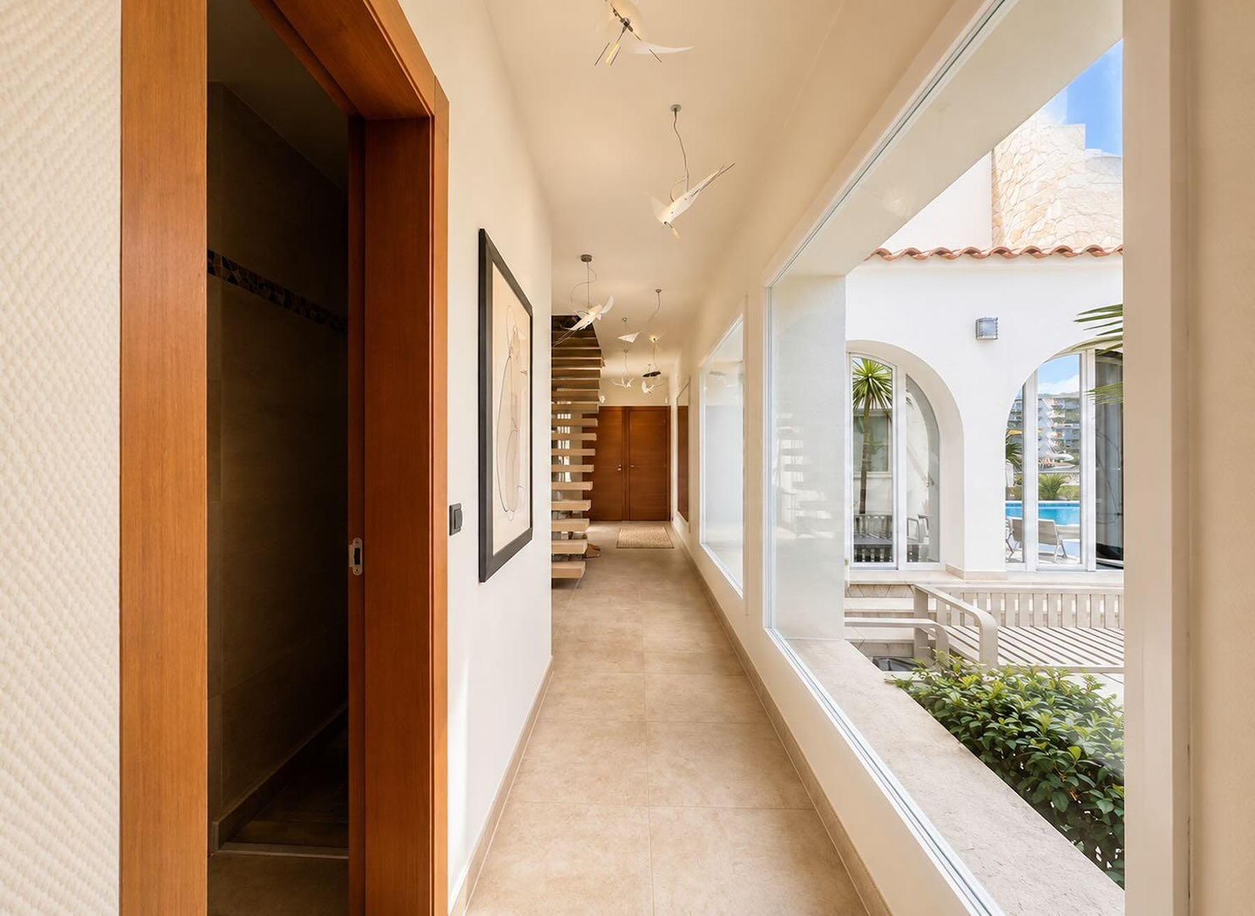  Contemporary villa with a 24-meter mooring in Santa Margarida, Roses - 物件實景