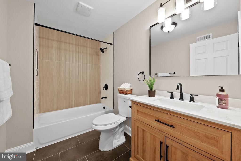Cinnaminson, New Jersey, 08077, United States, 5 Bedrooms Bedrooms, ,4 BathroomsBathrooms,Residential,For Sale,2032212