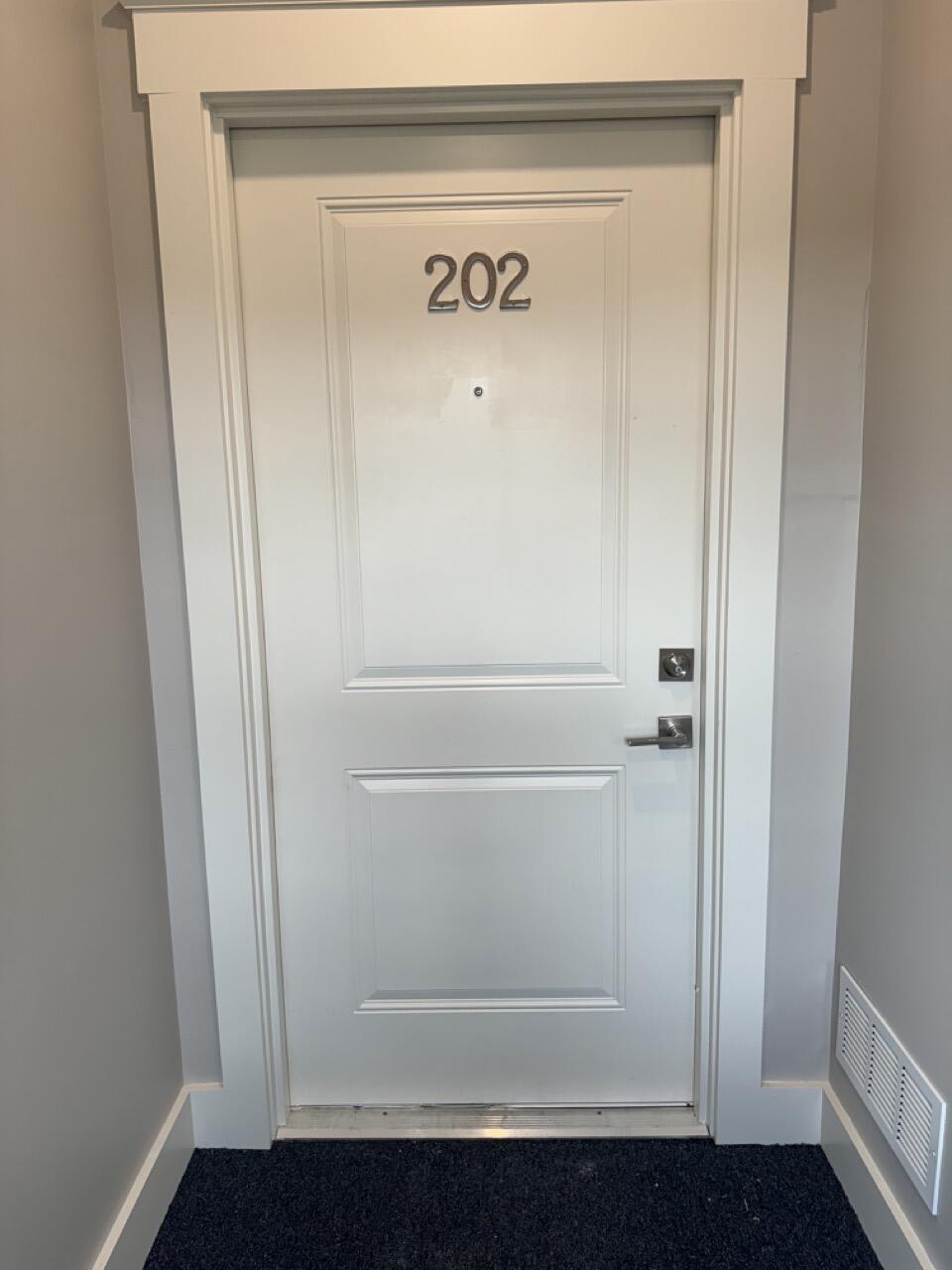 739 Manhattan Boulevard Unit 202, Dayton, Kentucky, 41074, United States, 2 Bedrooms Bedrooms, ,3 BathroomsBathrooms,Residential,For Sale,739 Manhattan Boulevard Unit 202,1264962