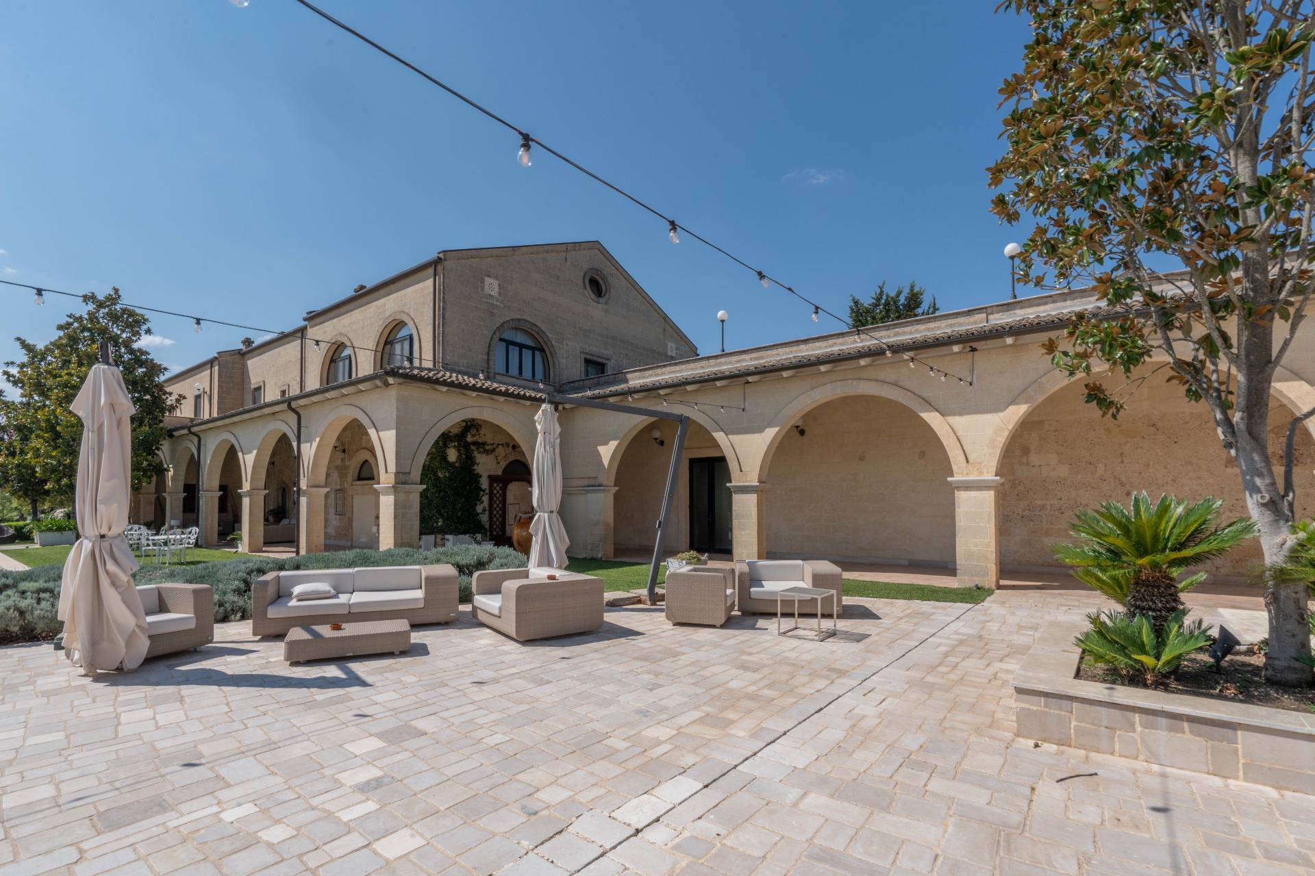 Altamura, Bari, 70022, IT, 21 Bedrooms Bedrooms, ,24 BathroomsBathrooms,Residential,For Sale,1947459