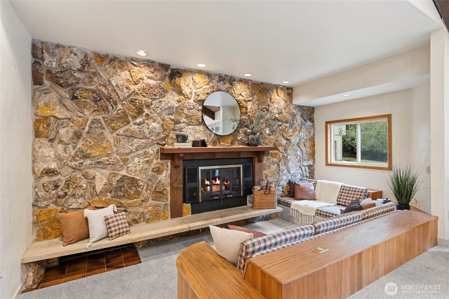 Olympia, Washington, 98502, United States, 4 Bedrooms Bedrooms, ,2 BathroomsBathrooms,Residential,For Sale,1988931