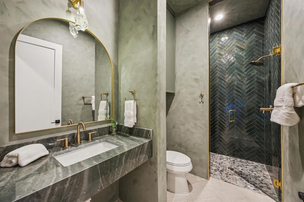 Dallas, Texas, 75211, United States, 4 Bedrooms Bedrooms, ,3 BathroomsBathrooms,Residential,For Sale,1988260