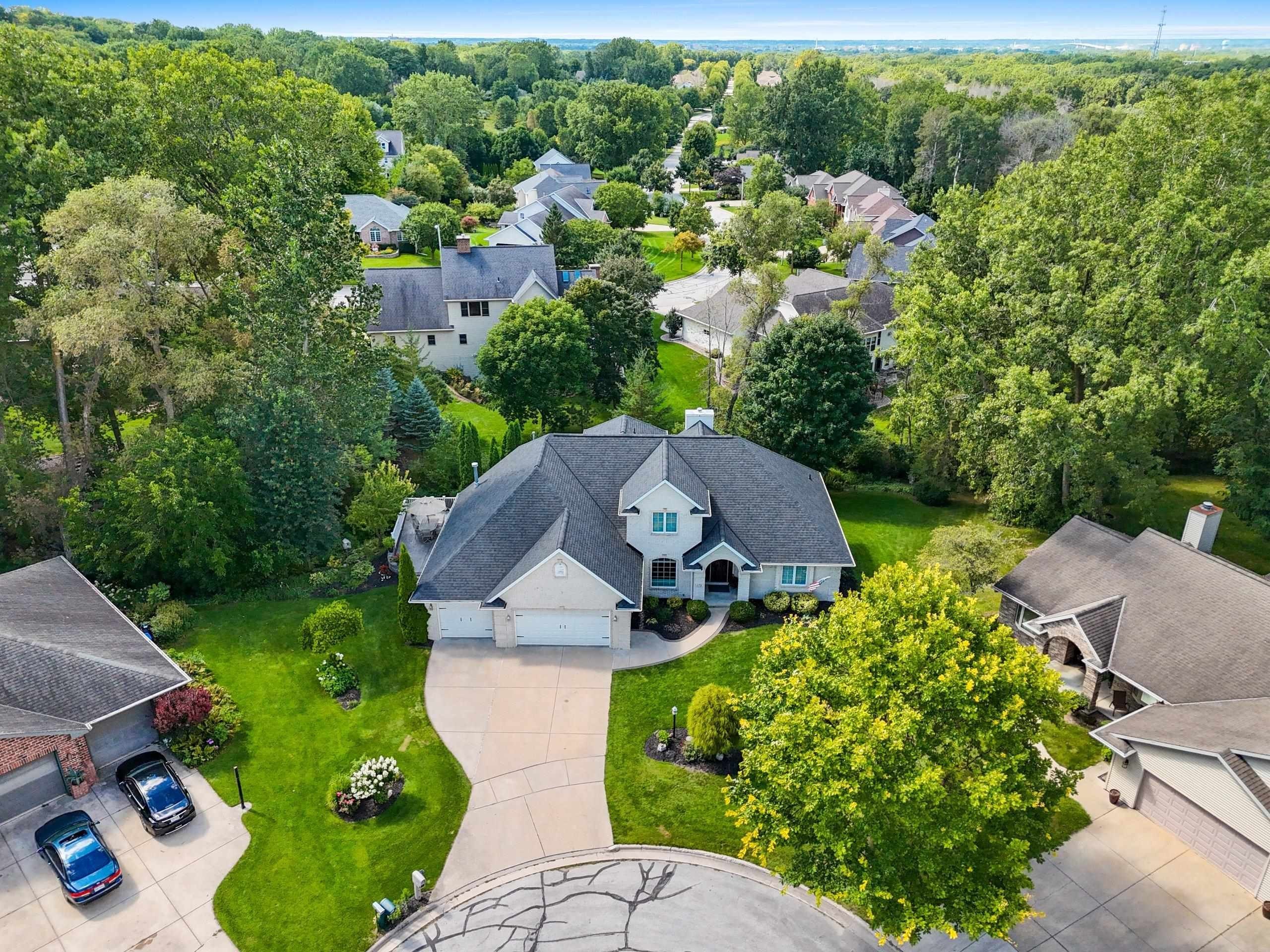 GREEN BAY, Wisconsin, 54302-5254, United States, 5 Bedrooms Bedrooms, ,4 BathroomsBathrooms,Residential,For Sale,1920394