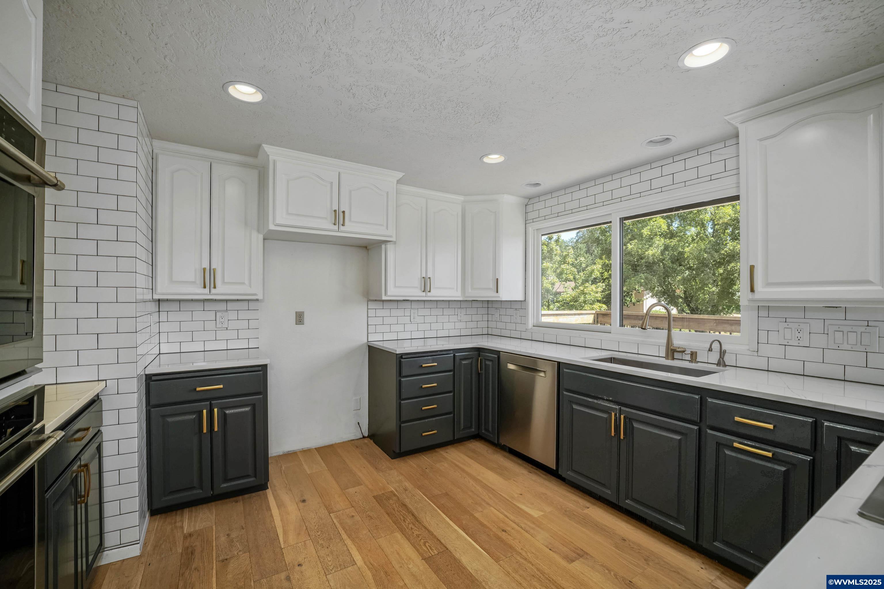 Albany, Oregon, 97321, United States, 4 Bedrooms Bedrooms, ,4 BathroomsBathrooms,Residential,For Sale,1795620