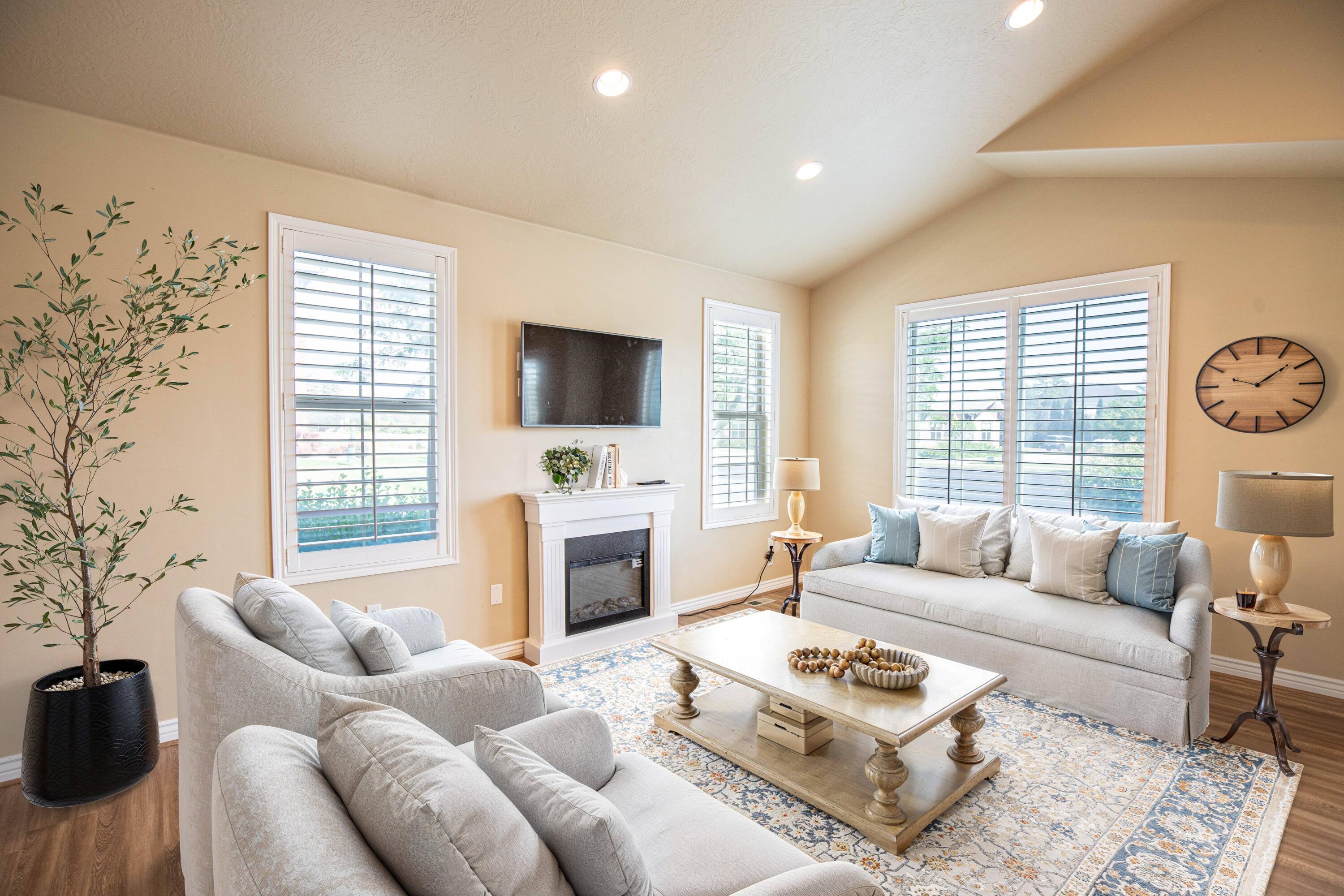 LEHI, Utah, 84043, United States, 5 Bedrooms Bedrooms, ,4 BathroomsBathrooms,Residential,For Sale,1935111