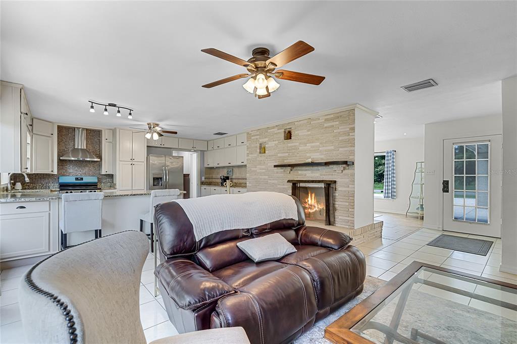 Geneva, Florida, 32732, United States, 3 Bedrooms Bedrooms, ,2 BathroomsBathrooms,Residential,For Sale,1897642