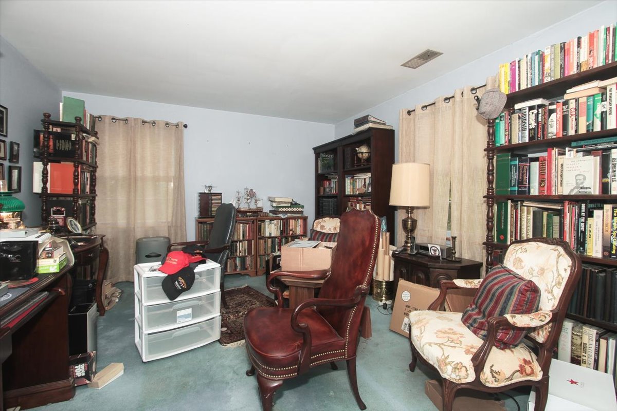 Lincolnshire, Illinois, 60069, United States, 4 Bedrooms Bedrooms, ,3 BathroomsBathrooms,Residential,For Sale,1975181