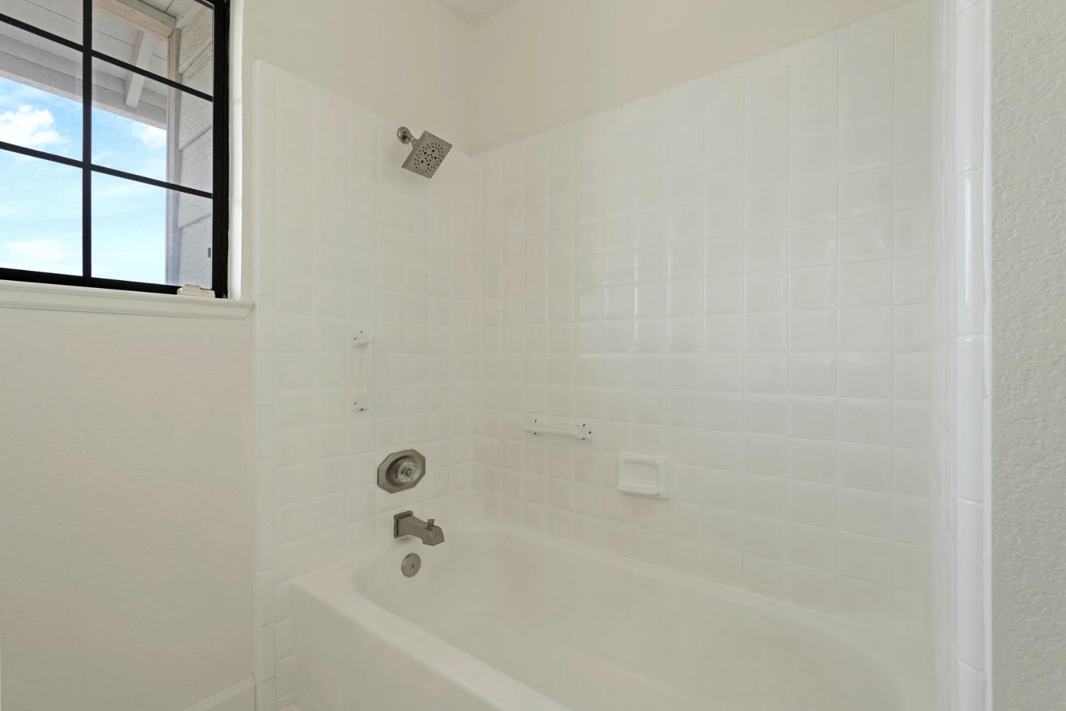 Woodbridge, California, 95258, United States, 3 Bedrooms Bedrooms, ,3 BathroomsBathrooms,Residential,For Sale,1786004