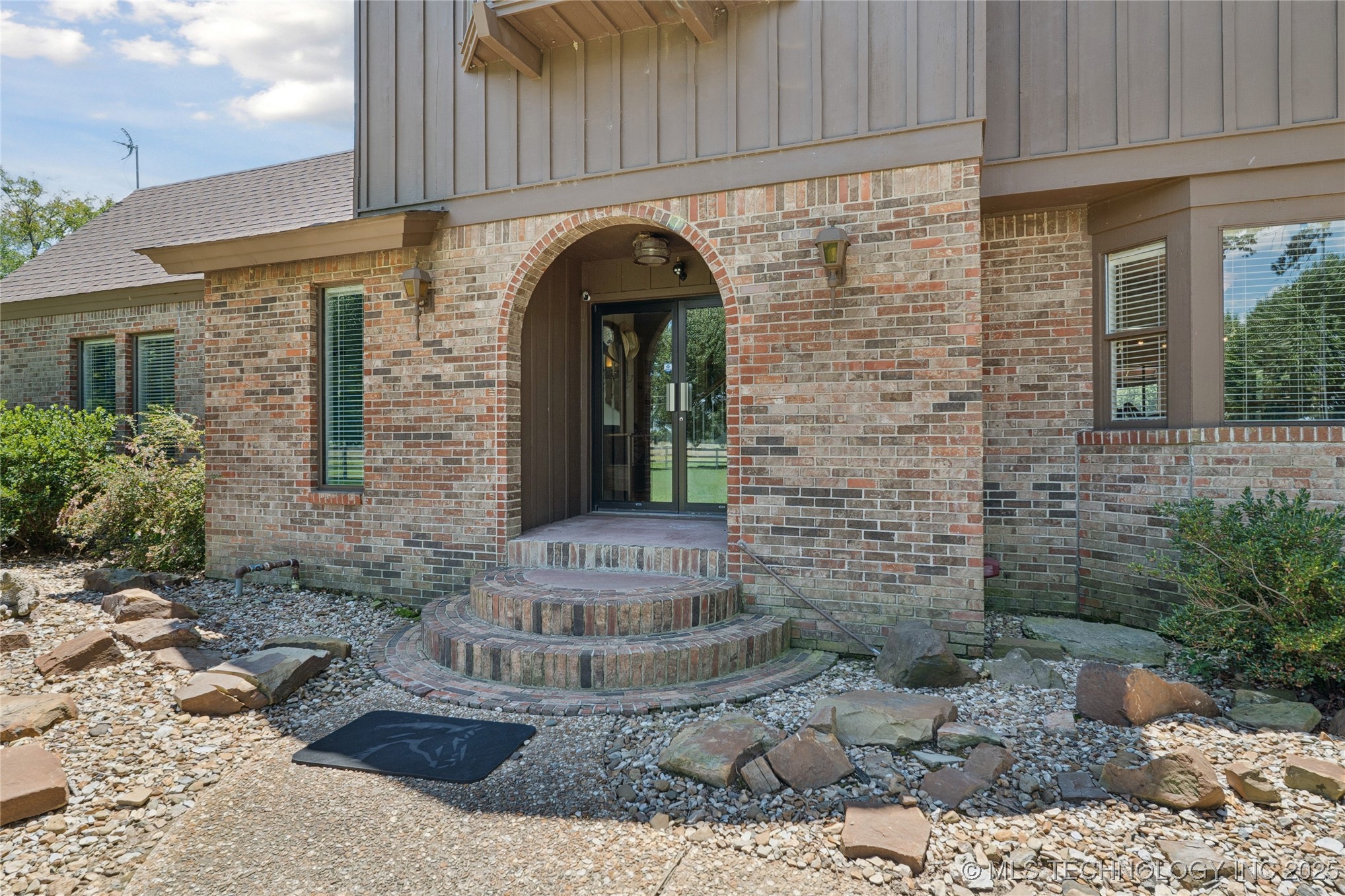 Pocola, Oklahoma, 74902, United States, 3 Bedrooms Bedrooms, ,3 BathroomsBathrooms,Residential,For Sale,1903793