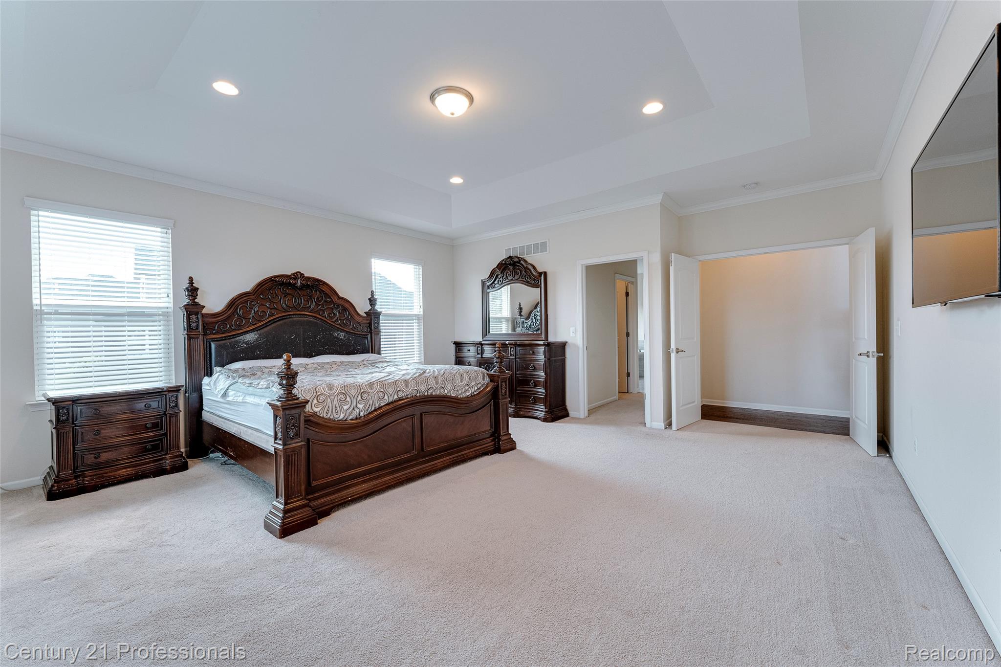 Canton, Michigan, 48187, United States, 5 Bedrooms Bedrooms, ,6 BathroomsBathrooms,Residential,For Sale,1908049