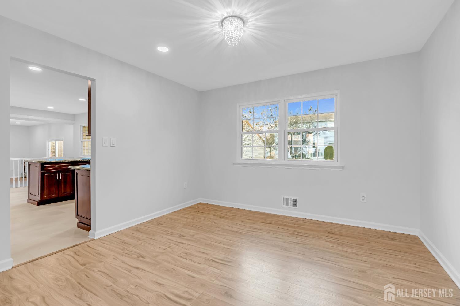 East Brunswick, New Jersey, 08816, United States, 3 Bedrooms Bedrooms, ,3 BathroomsBathrooms,Residential,For Sale,2001983