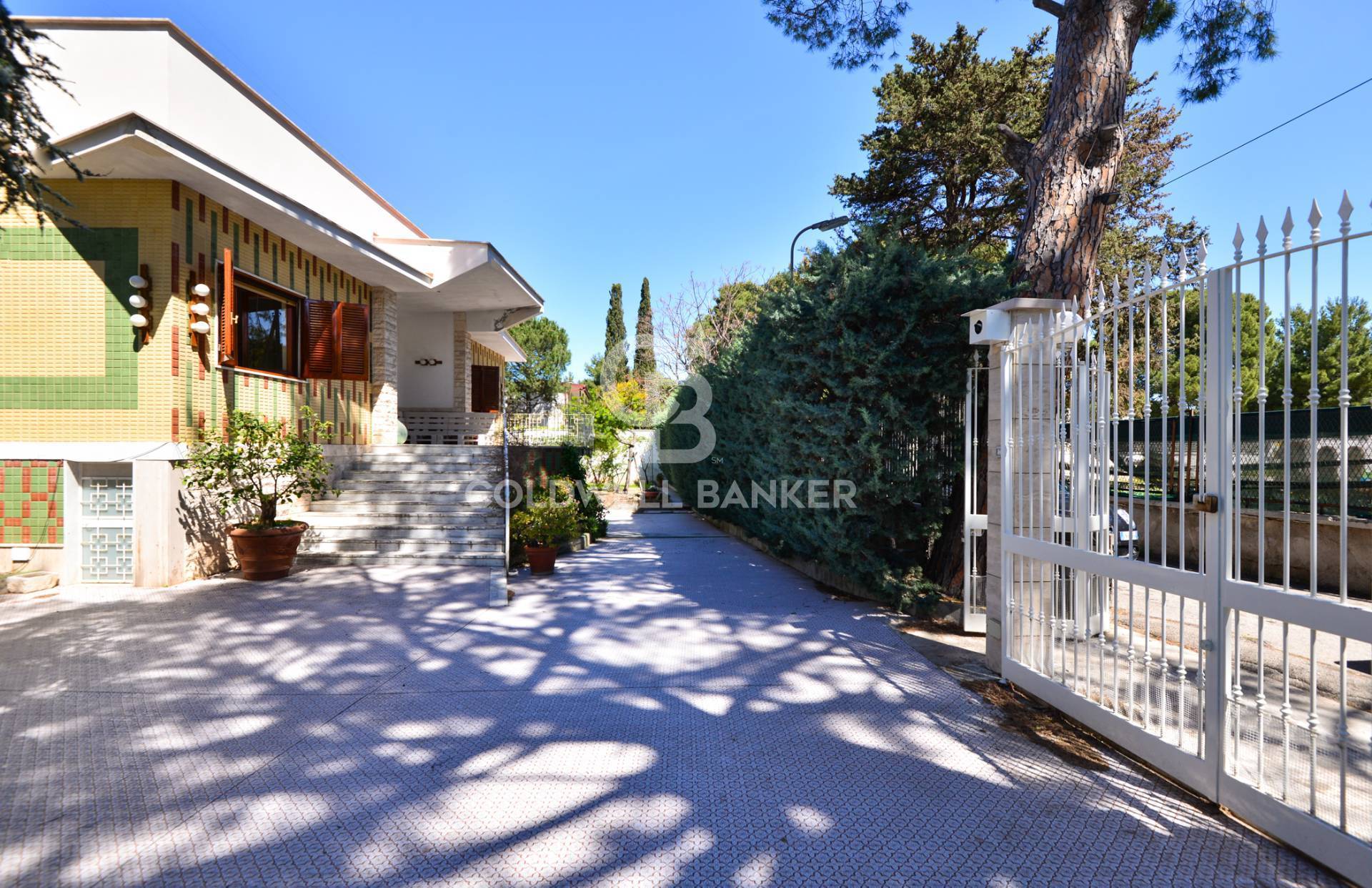 VIA NAPOLI, Bari, Bari, 70100, IT, 6 Bedrooms Bedrooms, ,4 BathroomsBathrooms,Residential,For Sale,VIA NAPOLI,1445794