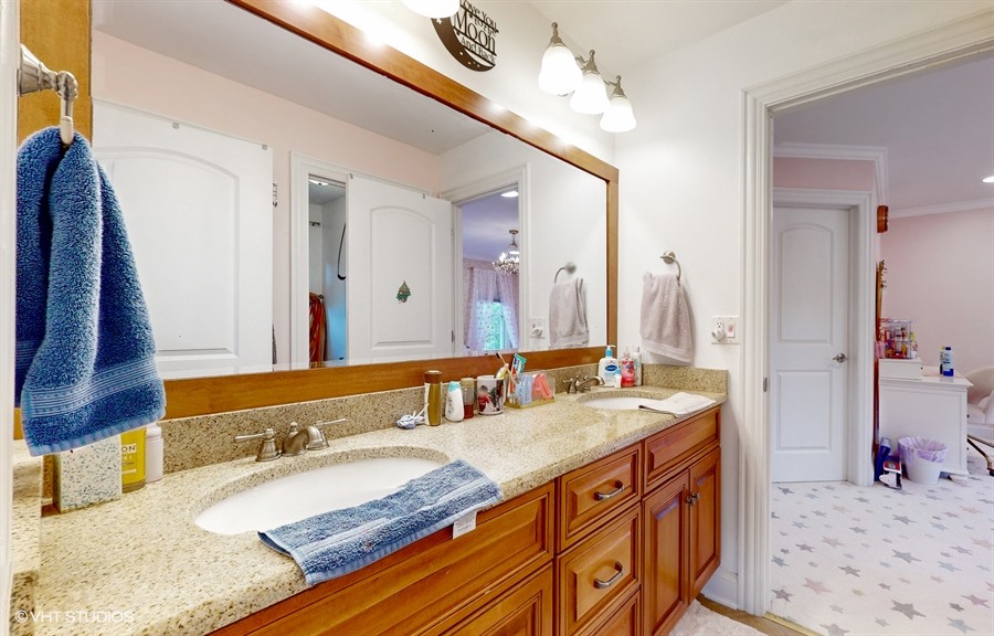 Lakewood, Illinois, 60014, United States, 5 Bedrooms Bedrooms, ,5 BathroomsBathrooms,Residential,For Sale,1980516