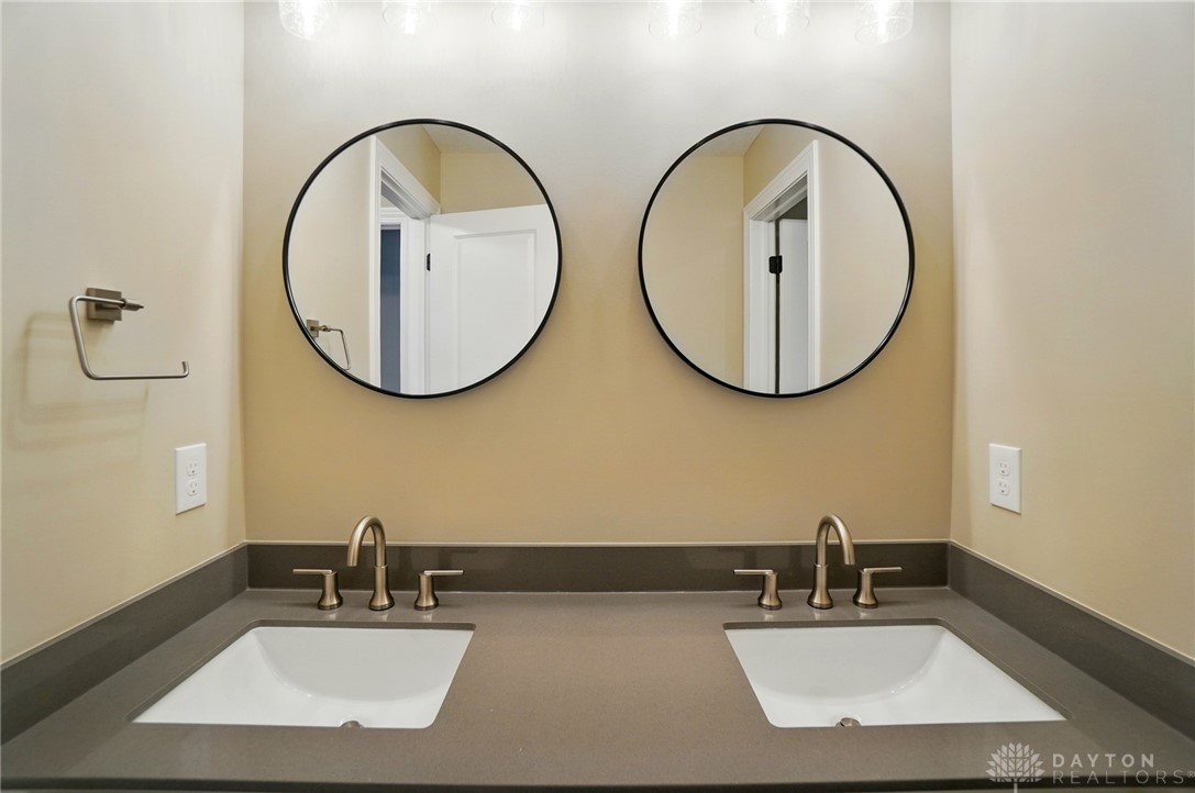 Springfield, Ohio, 45502, United States, 3 Bedrooms Bedrooms, ,3 BathroomsBathrooms,Residential,For Sale,1987754